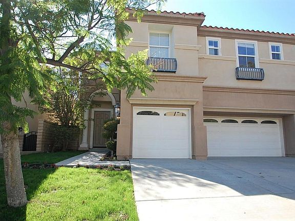 2nd image of 905 Alexandra Ct