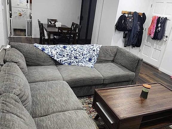 living room/dining room