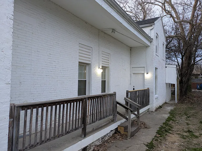 2319 W Muhammad Ali Blvd — Photo 10