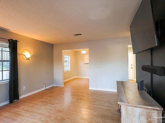 4th image of 1551 Sunny Ridge Ln