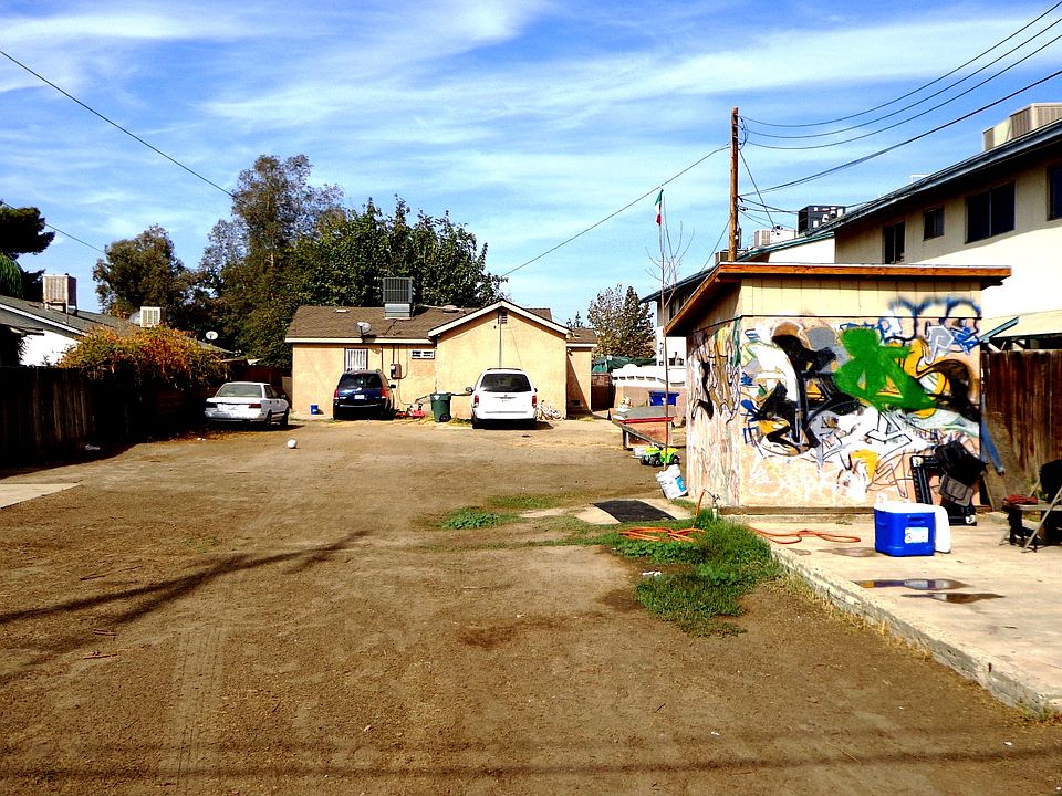 2nd image of 809 33rd St