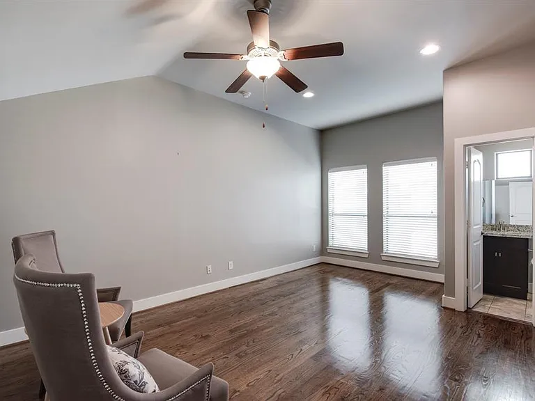 1428 Wilson St — Photo 13