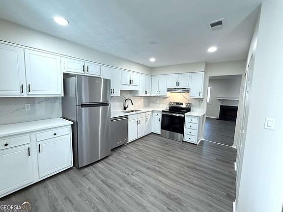 5th image of 2897 Torreya Way SE