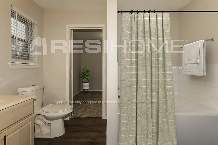 910 Willow West Dr — Photo 10
