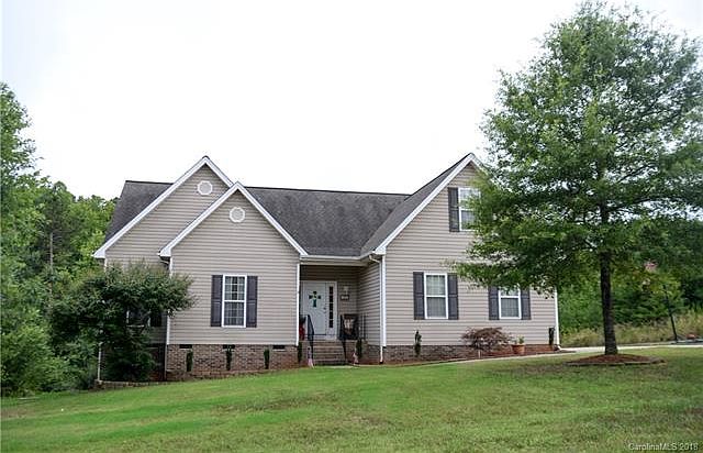 1st image of 124 Whistling Pines Dr