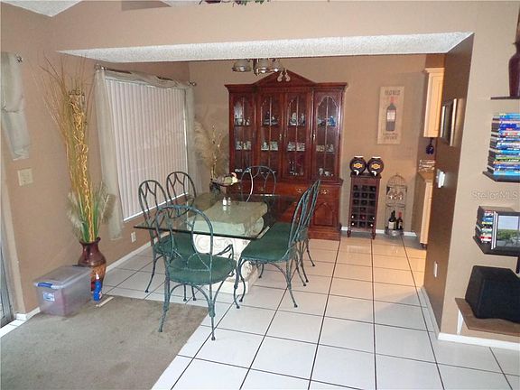 3rd image of 1418 Cloverfield Dr
