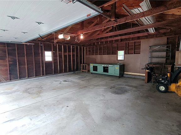 5th image of 301 S Inglewood Ave