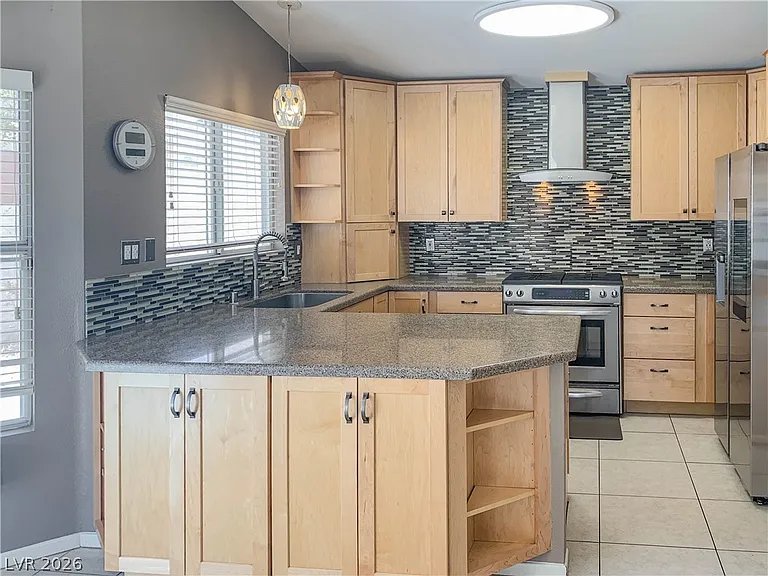 405 Europa Way — Photo 8