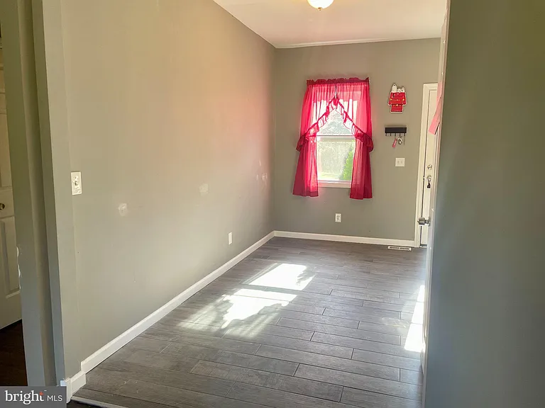 6914 Railroad Blvd — Photo 5