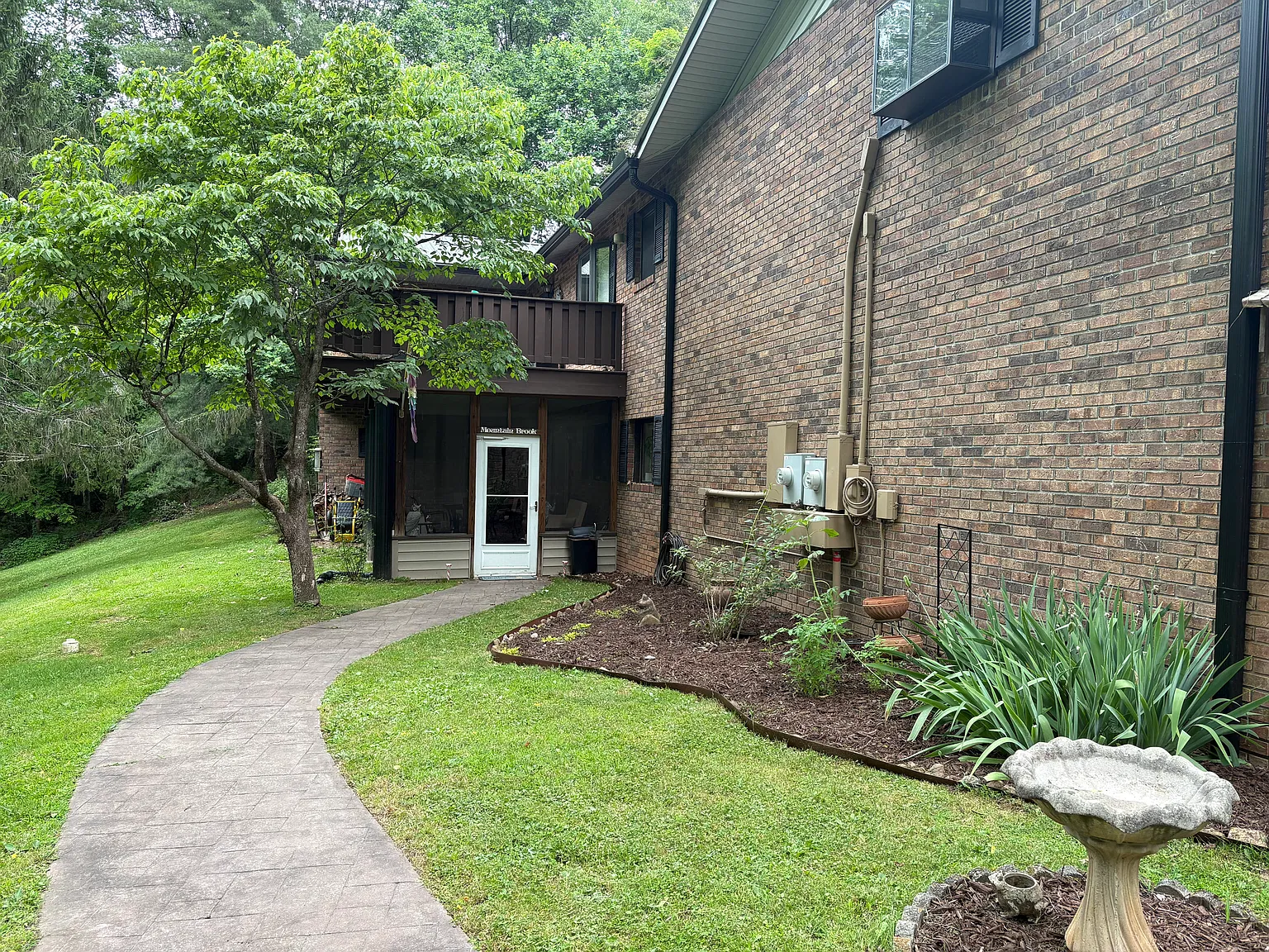 2 bed, 1100 sqft, $1,500 — Photo 3