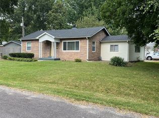 400 Hillcrest Dr, Belleville, IL 62221