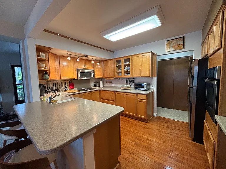 221 N Bay Ln #2 — Photo 13