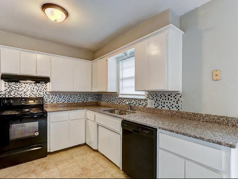 347 W Cedar Dr — Photo 3