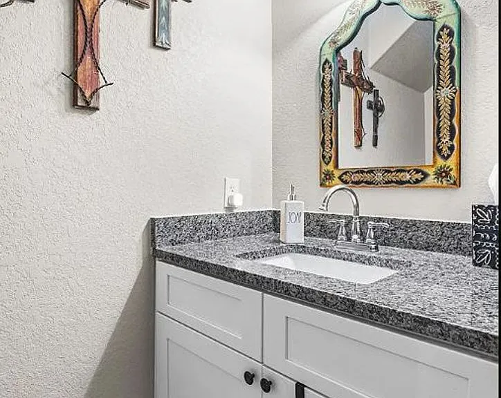 506 Burleson Blvd — Photo 10
