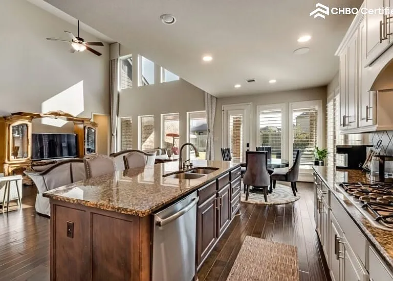 3830 Desert Springs Ln — Photo 10