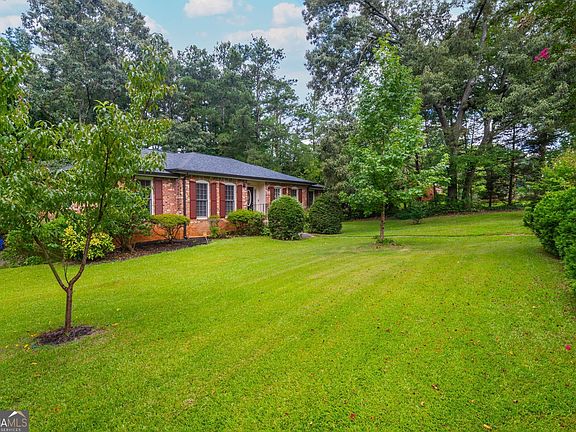 3rd image of 4043 Casa Loma Dr