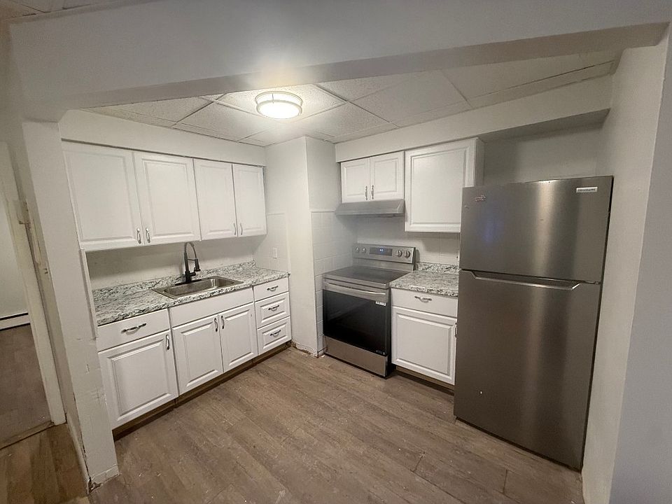1st image of 565 W Main St