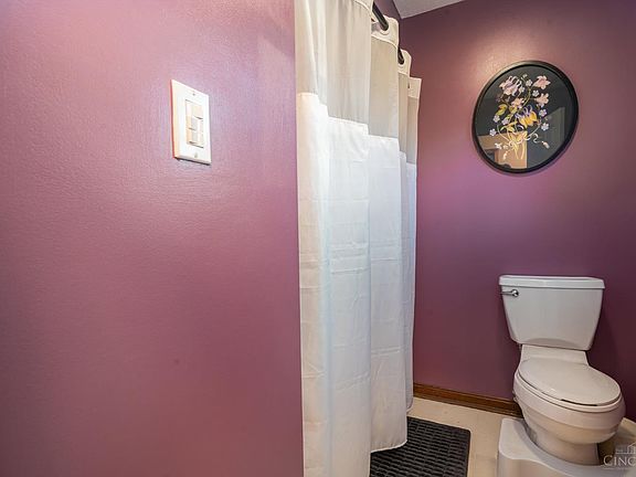 3rd image of 1111 Raintree Dr