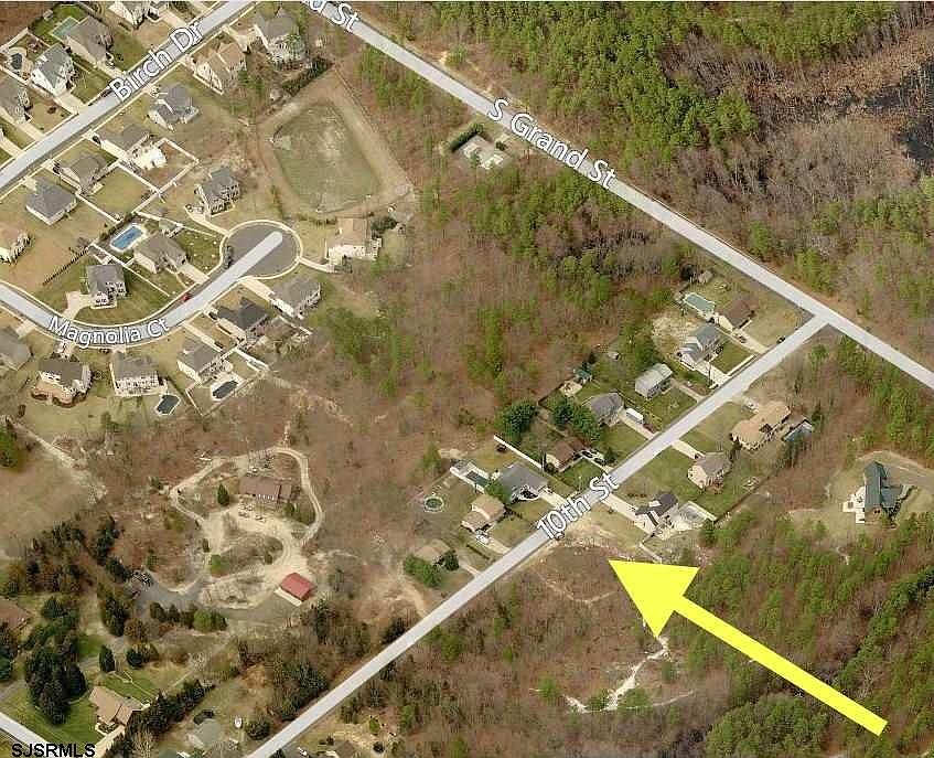 2nd image of 412 10th St