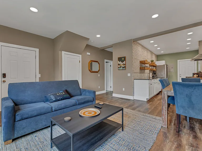 4865 Main St — Photo 11