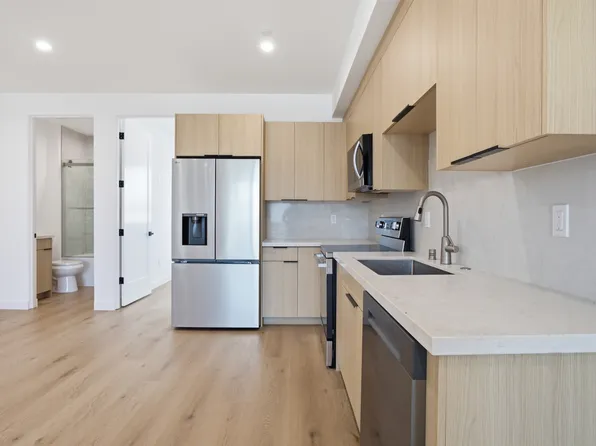 16106 Leadwell St, Van Nuys, CA 91406
