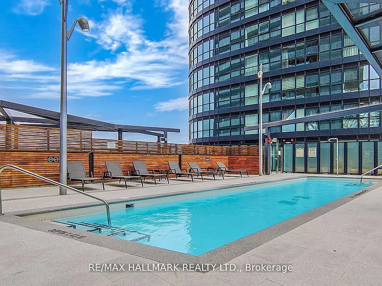 575 Bloor St E #2109 — Photo 22