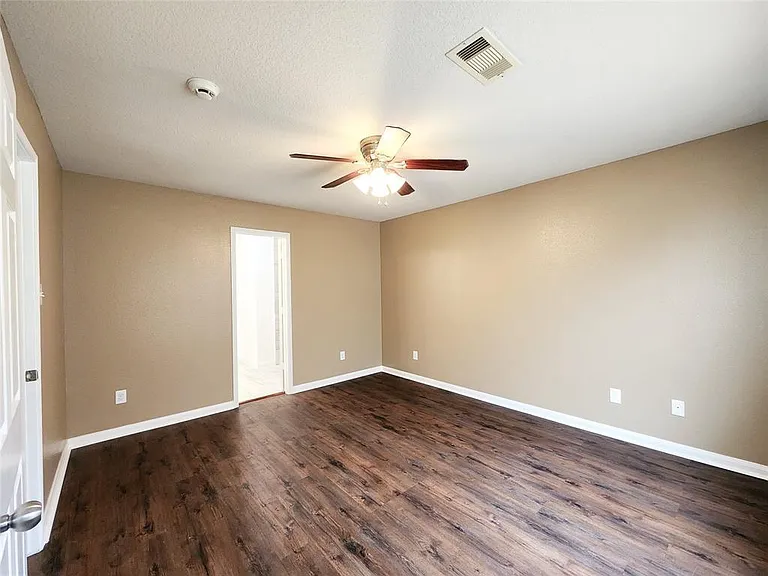 927 Paradise Rd — Photo 9