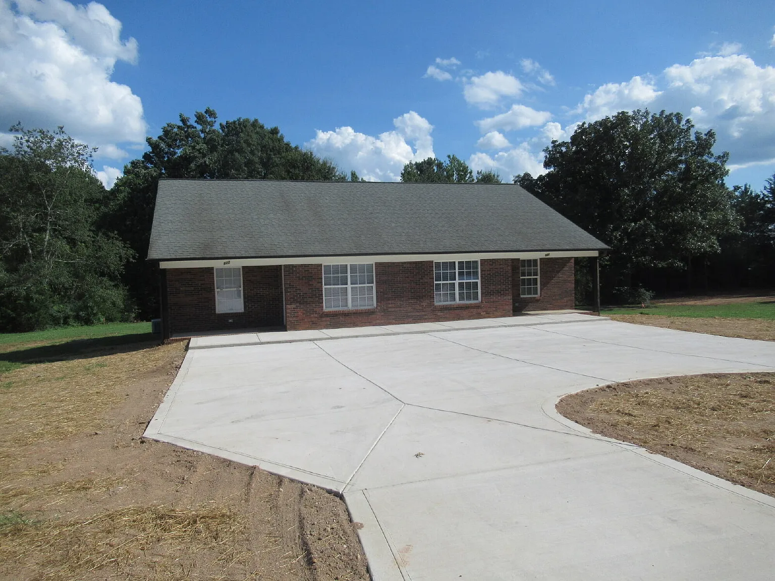 2 bed, 2.0 bath, 1047 sqft, $1,350 — Photo 2