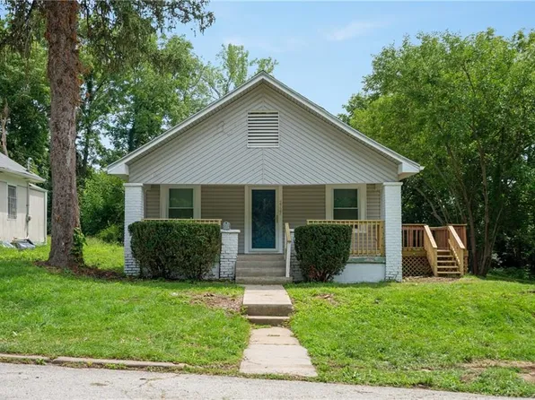 2727 Kimball Ave, Kansas City, KS 66104