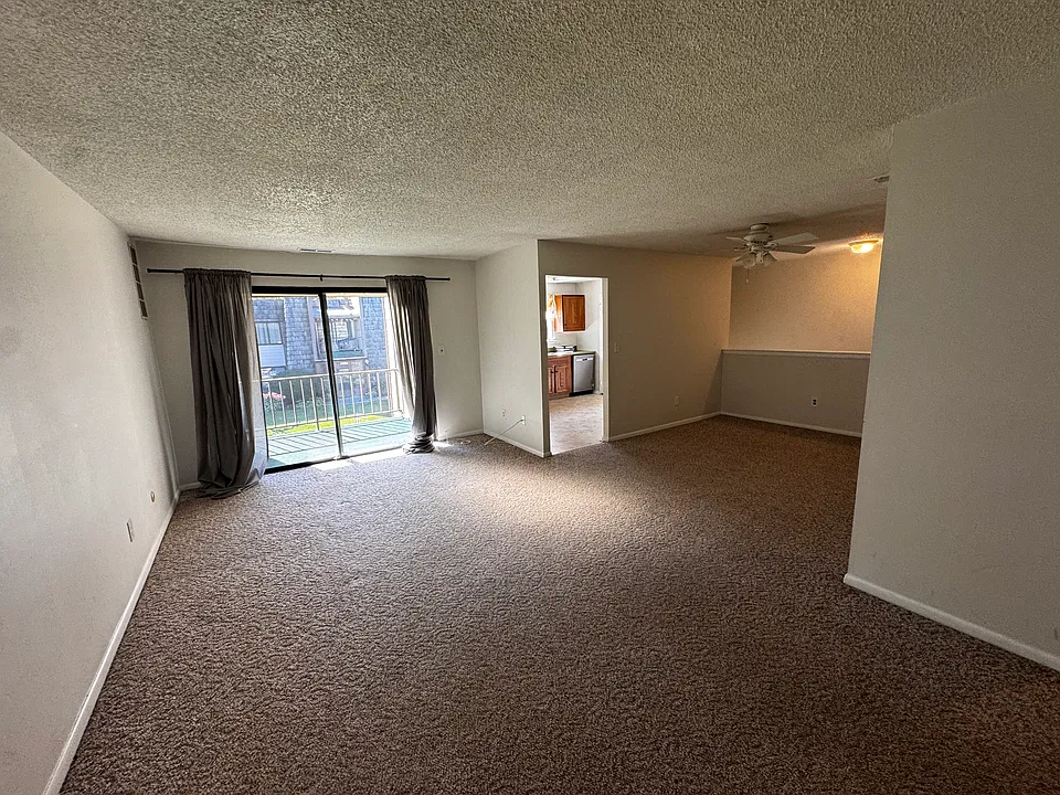 1031G Village Round