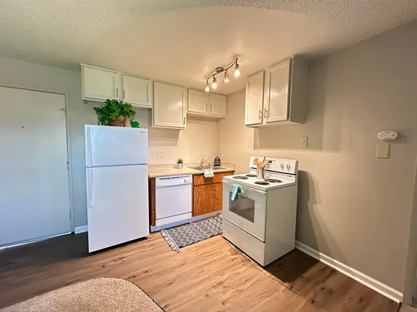 Boutique Apartments in Boulevard Park, Includes Gated, Covered Parking!