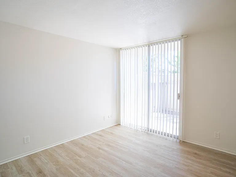 2617 G St #9 — Photo 3