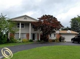 4222 Pinehurst Dr, West Bloomfield, MI