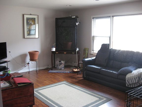 2nd image of 6460 N Northwest Hwy #202