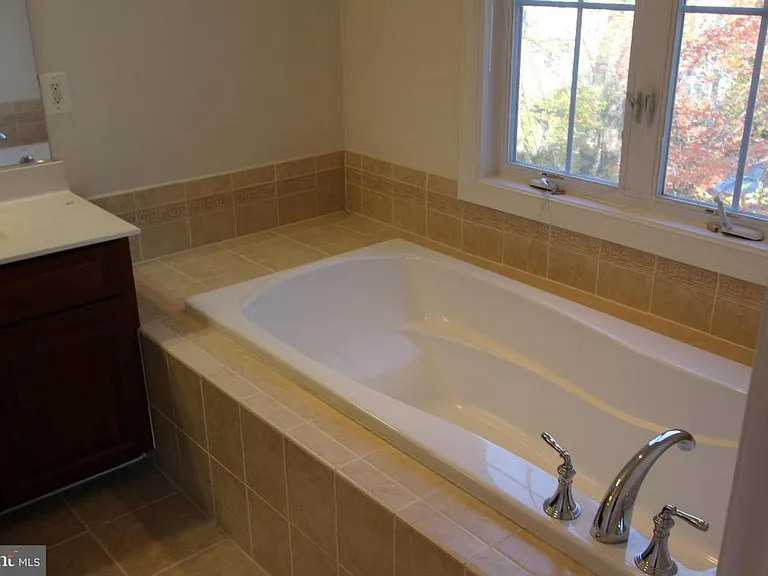 2977 Covington Square Way — Photo 12
