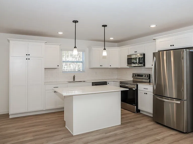 366 N Sherman St — Photo 16