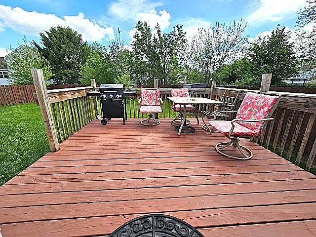 Deck and fenced yard.