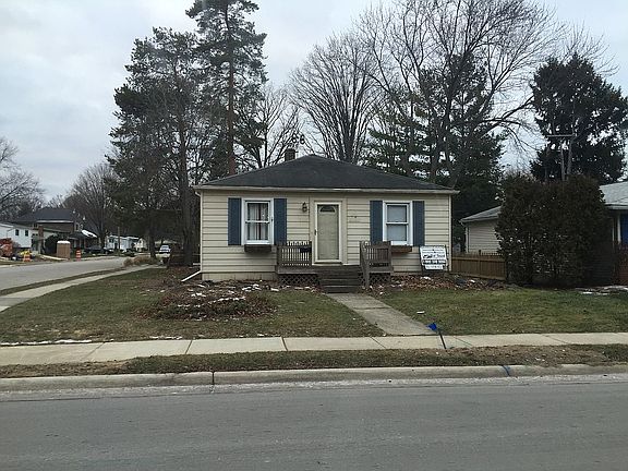 3rd image of 798 S Harvey St