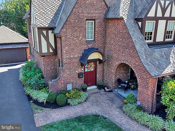 5th image of 465 Windermere Ave