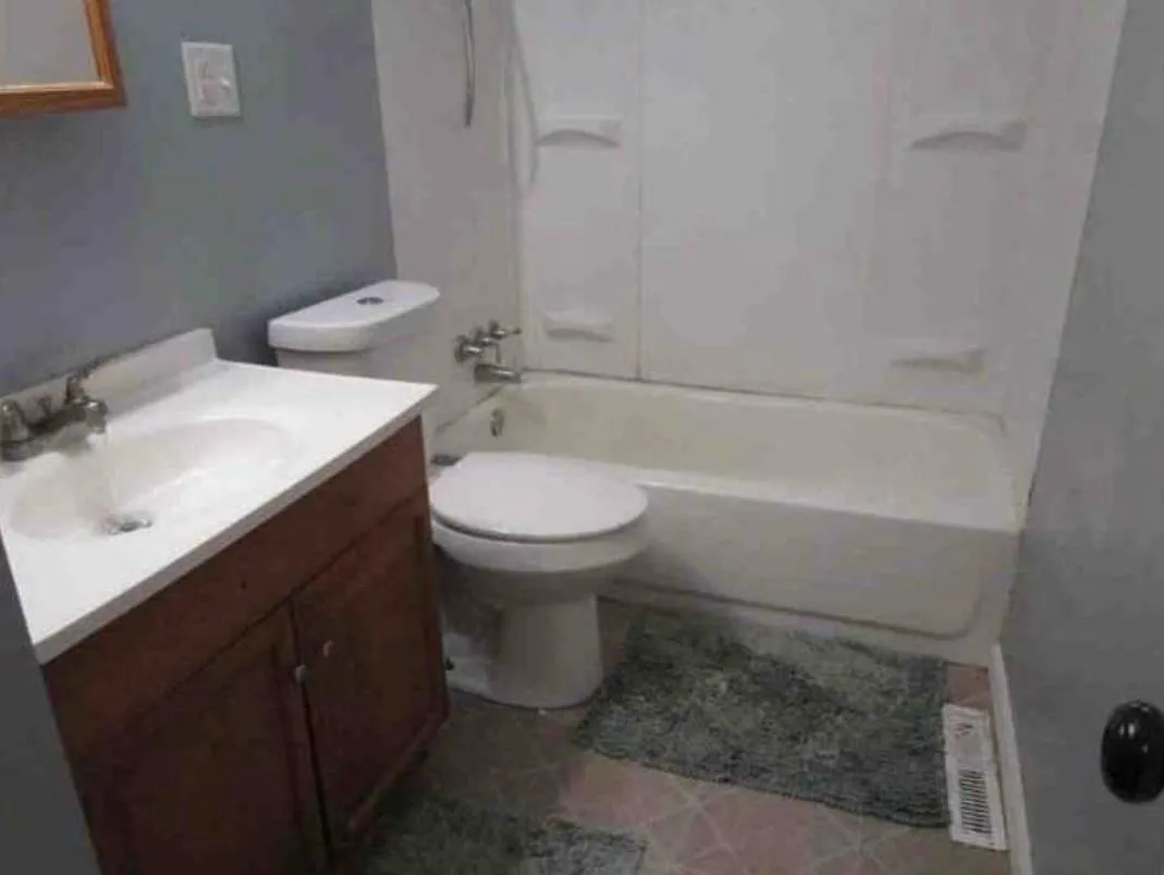 3 bed, 1050 sqft, $1,425 — Photo 2