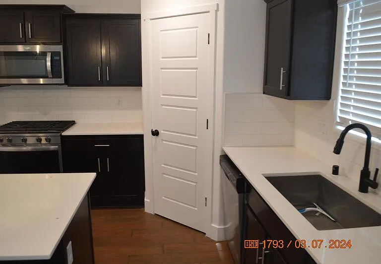 1663 Thistle Ln — Photo 5
