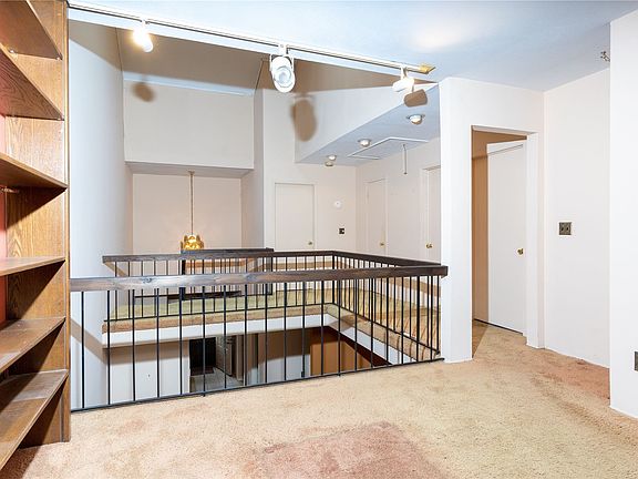 5th image of 2 Cold Harbour Ln