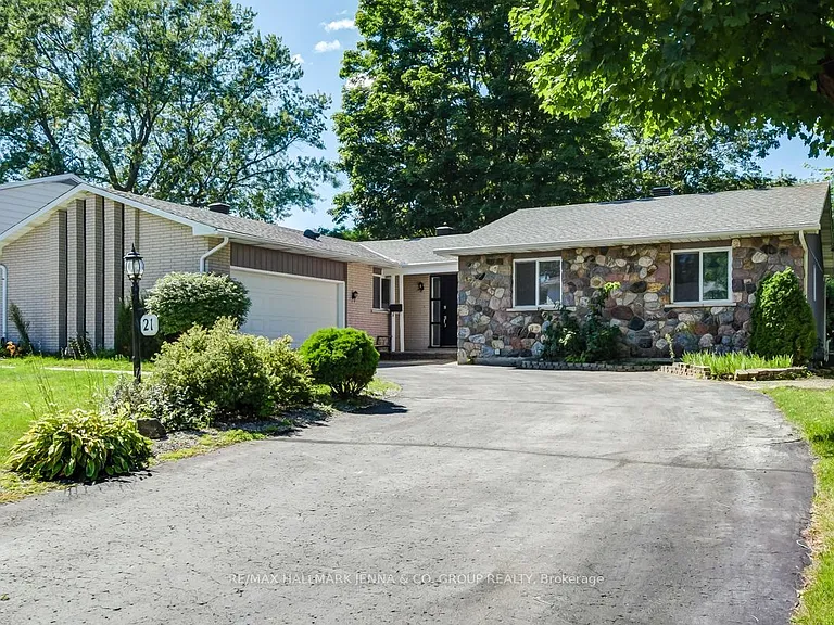 21 Saint Remy Dr #B — Photo 1