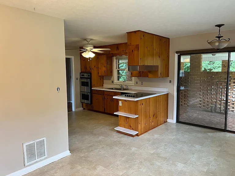 800 8th Ave NE — Photo 5