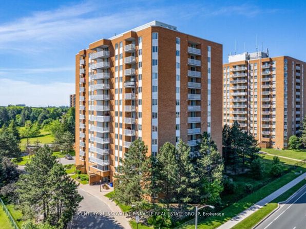 15 Sewells Rd #402, Toronto, ON M1B 3V7