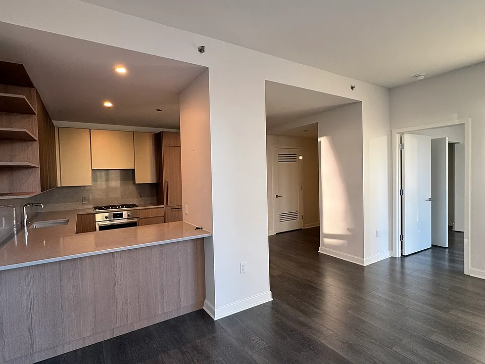 118 N Peoria St #305
