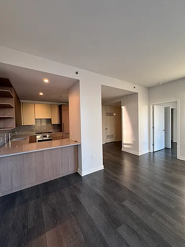118 N Peoria St #305 Photo 1