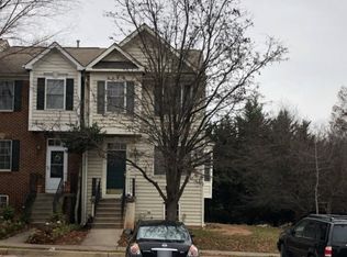 3983 Pinehurst Greens Dr, Fairfax, VA 22033