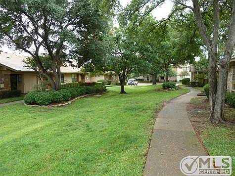 2nd image of 1912 Cobblestone Ln