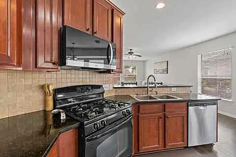12915 Meadow Springs Dr — Photo 5
